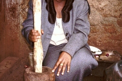 Äthiopien 2002: Kaffeezeremonie - Mahlen